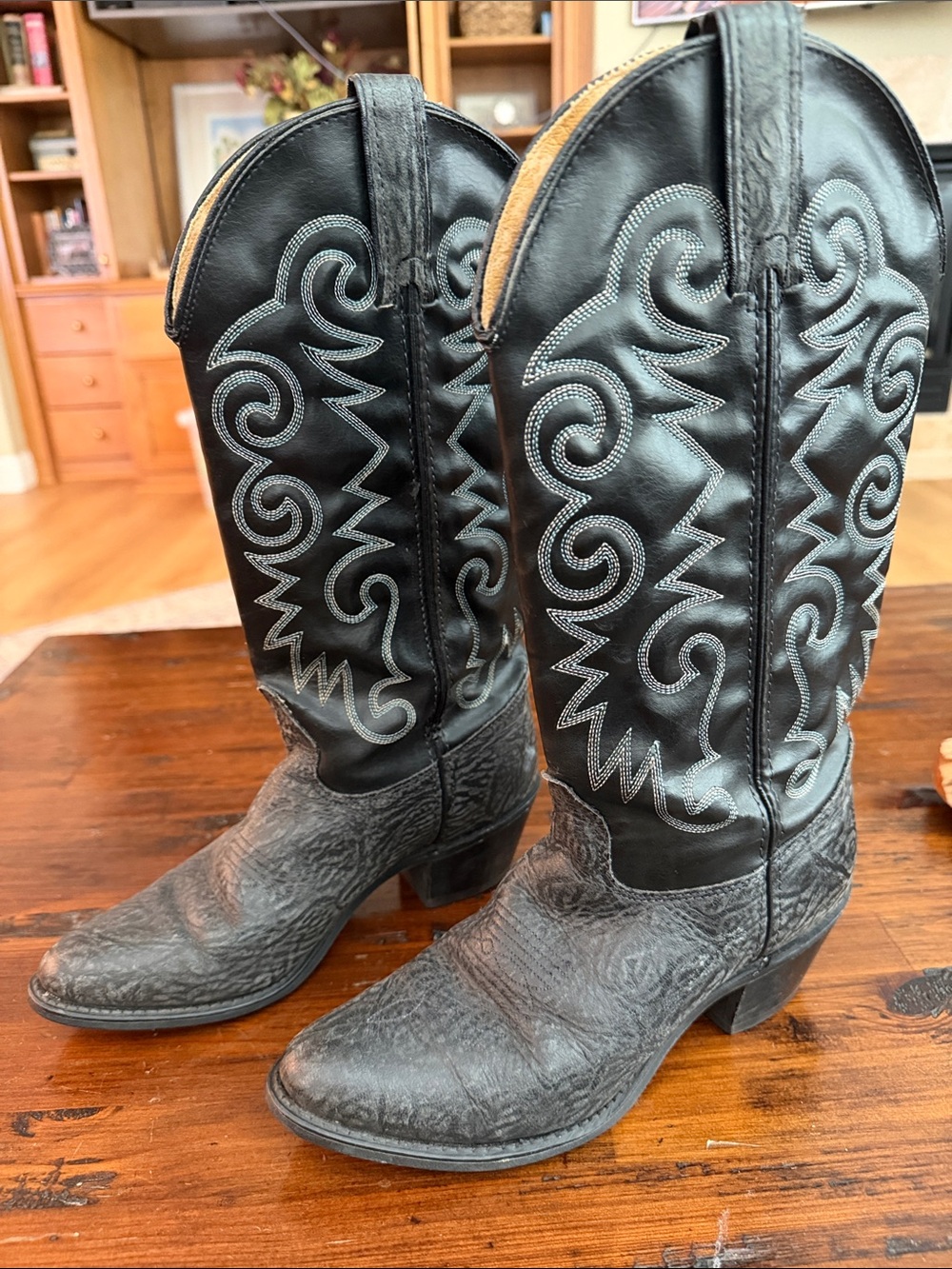 Wrangler Black Western Embroidered Leather Cowboy Boots 7